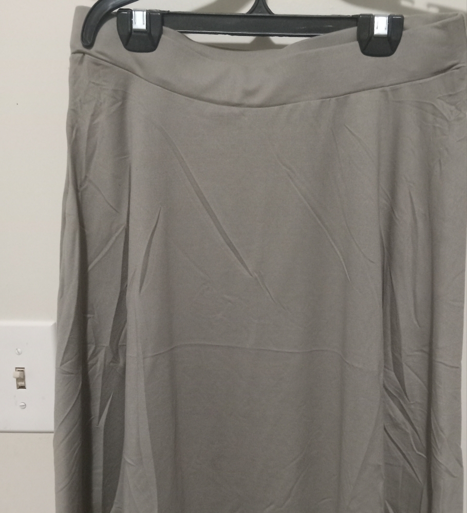 Woman gray skirt size 3XL